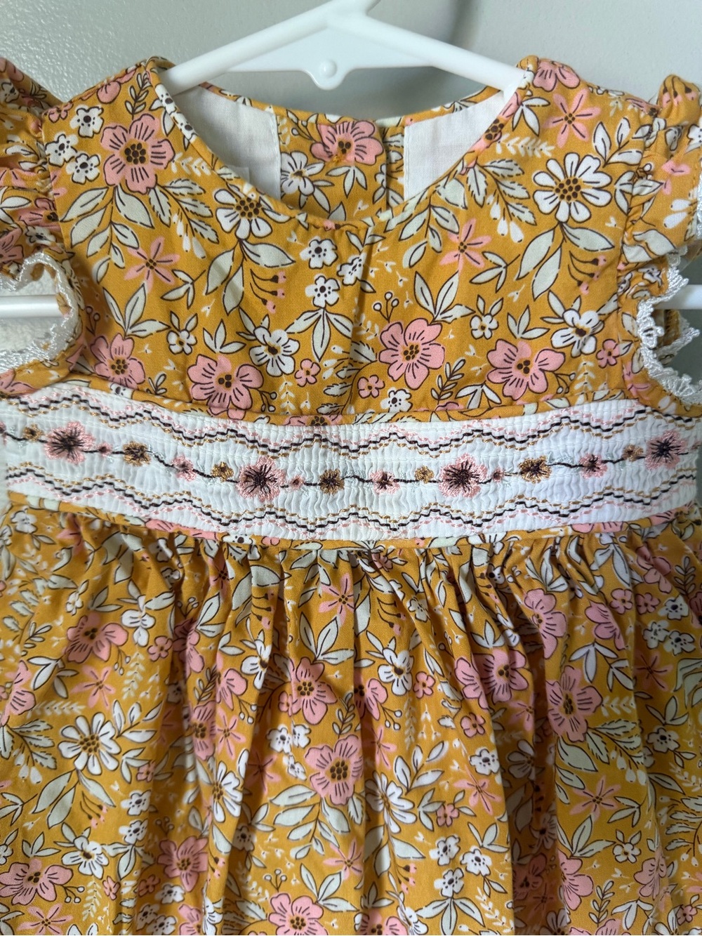 Bonnie Baby Girls 3-6M Tan Floral Smocked Fit & Flare Dress Boutique - Picture 2 of 7